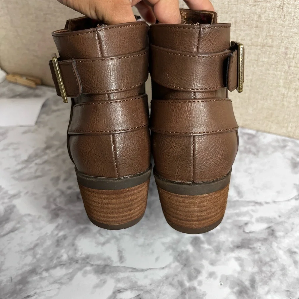 b.o.c. Lydia Dark Brown Ankle Booties with Buckle Sz 6M